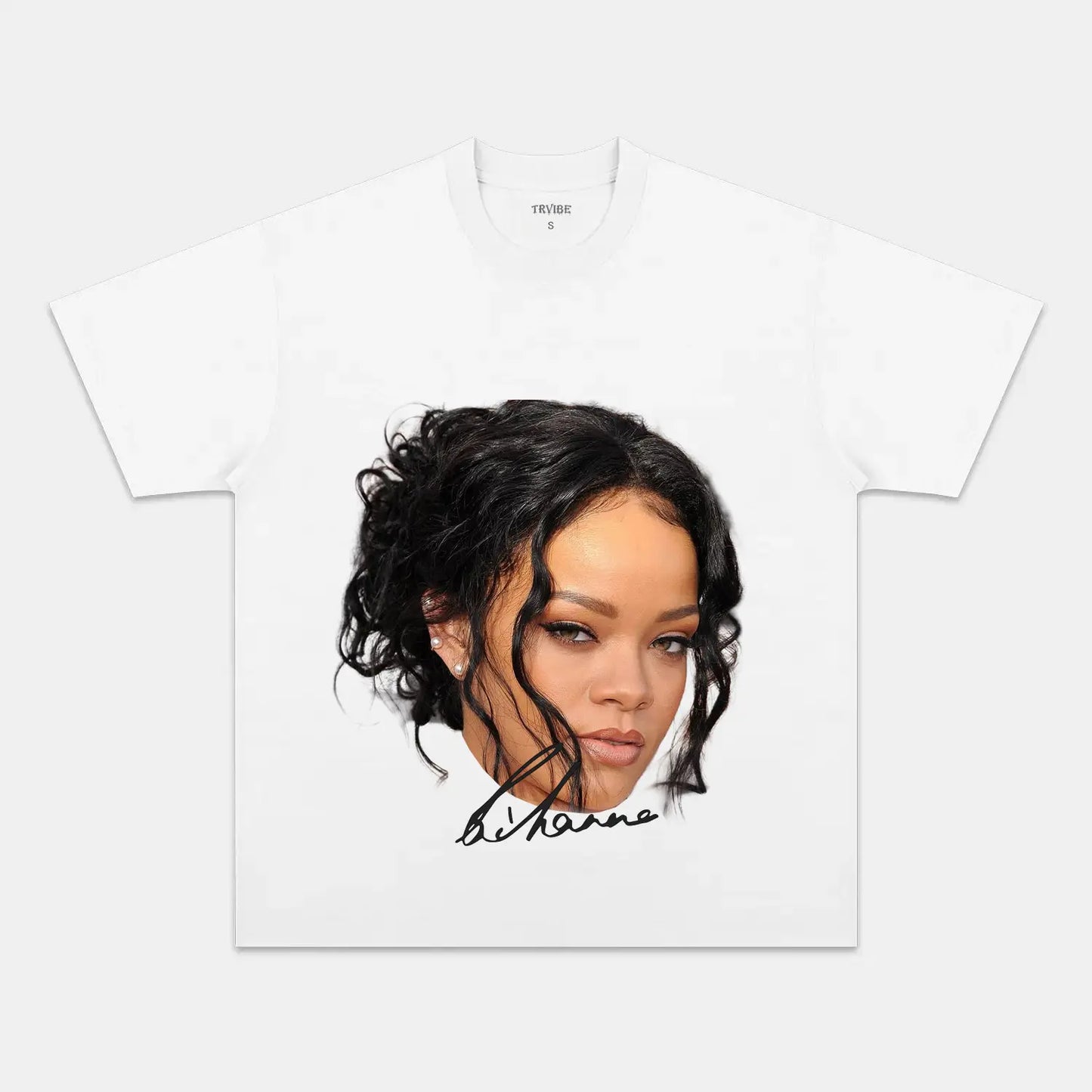 RIHANNA VINTAGE CLOTHES 08.05