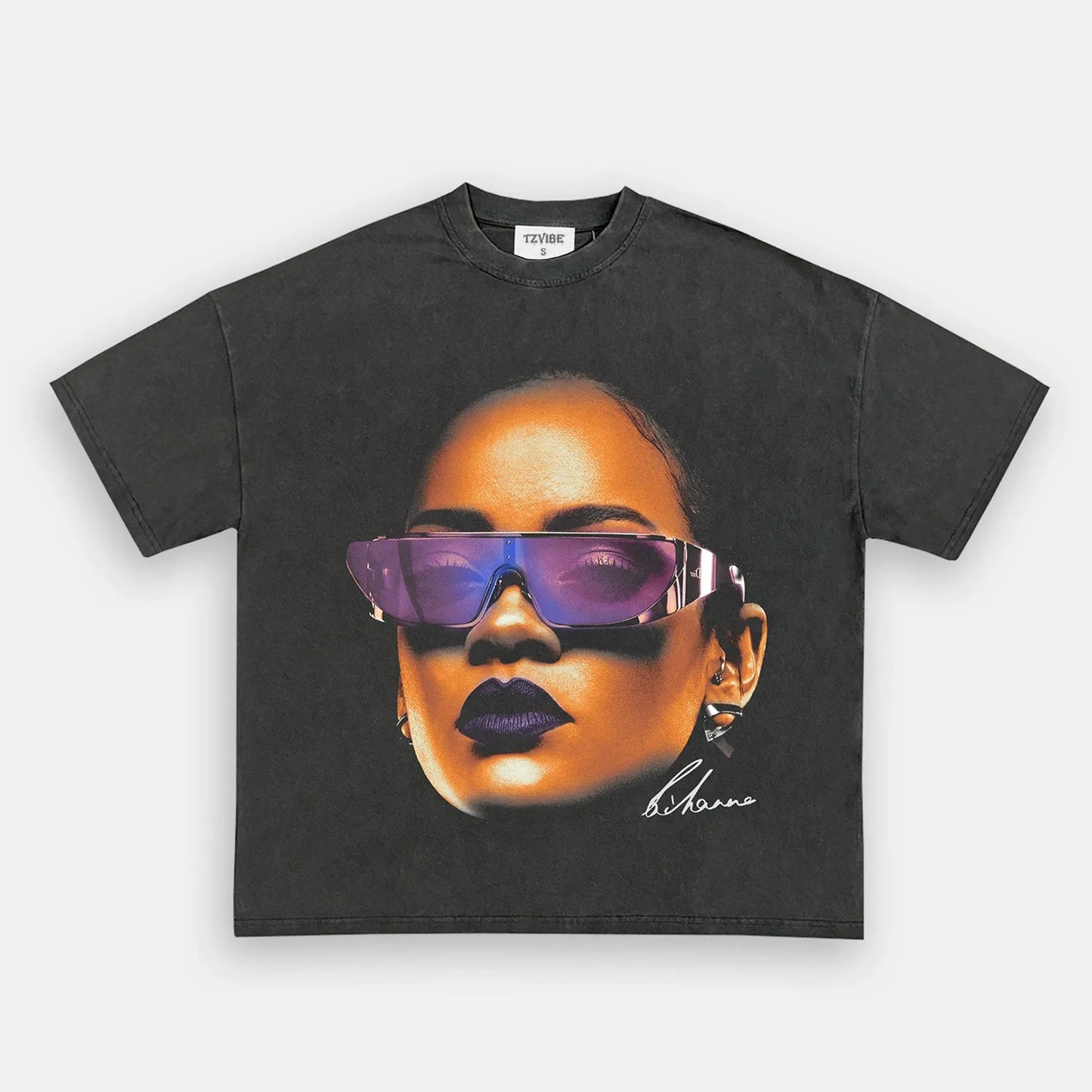 BIG FACE RIHANNA TEE