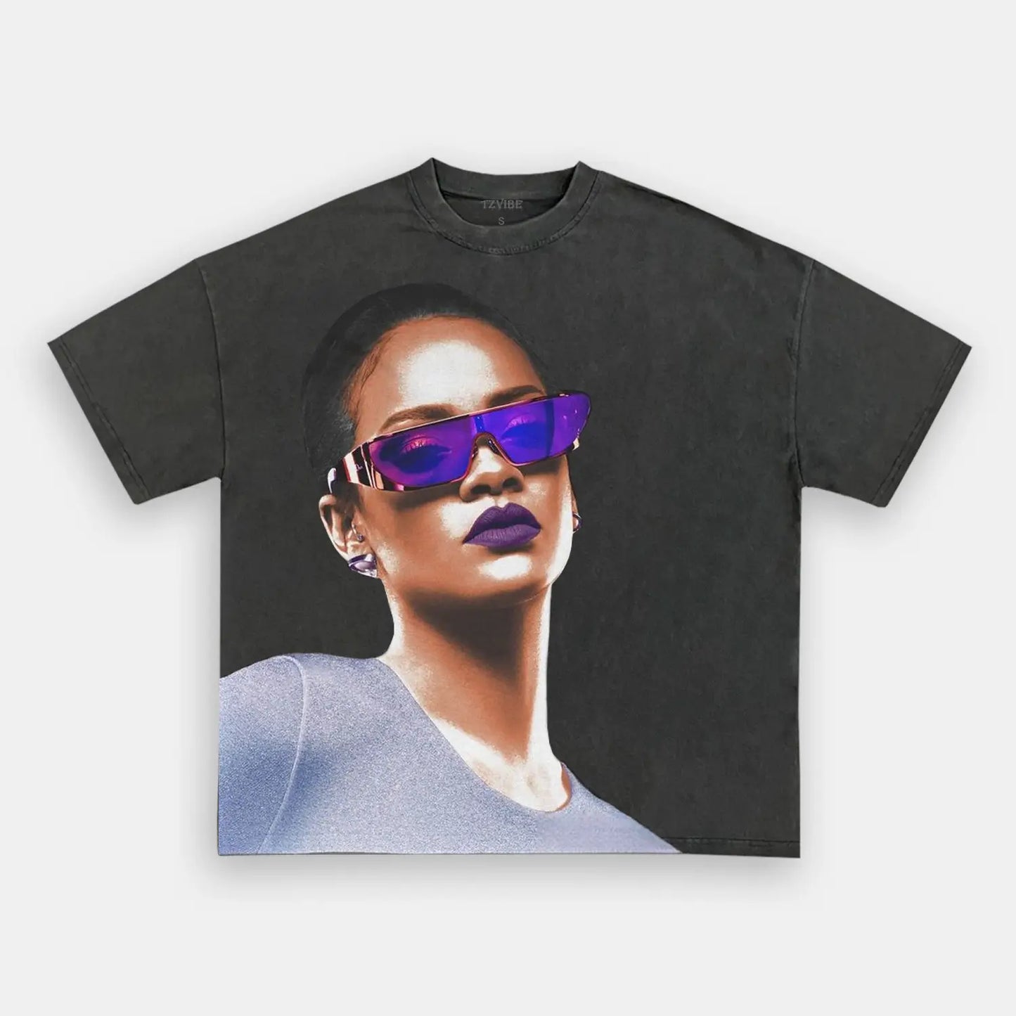 VINTAGE TEE RIHANNA